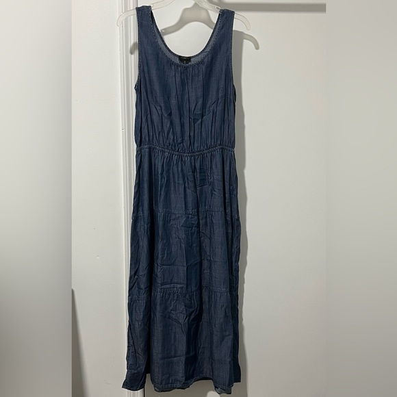 Talbots Sleeveless Dress Fit & Flare Denim Tencel Tiered Maxi SZ 10P - Picture 7 of 7